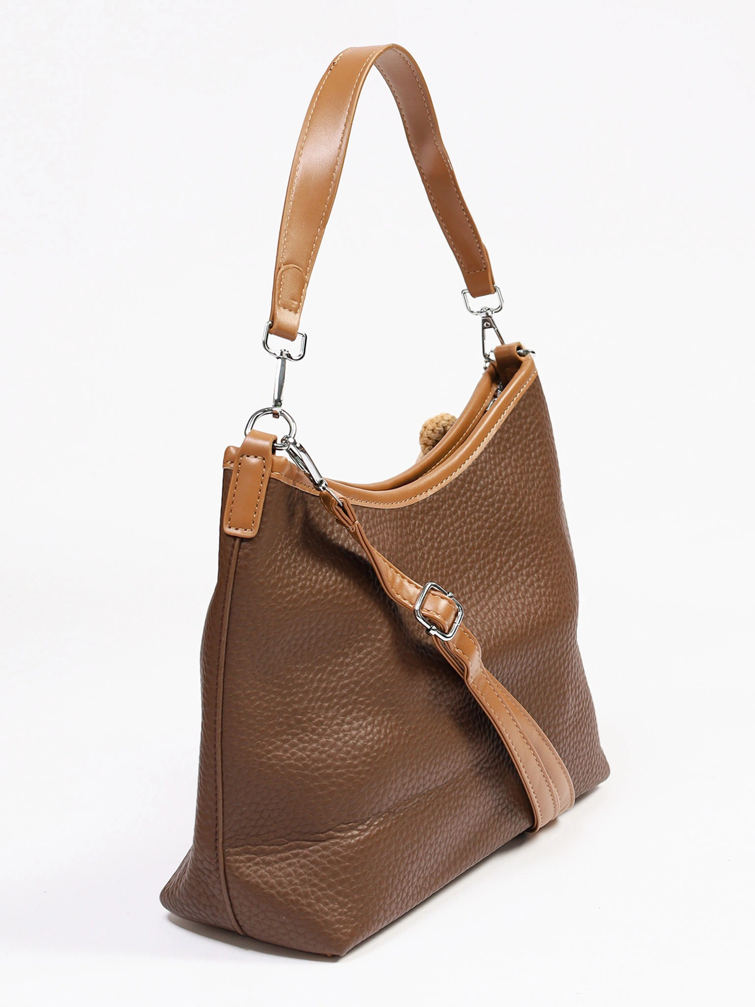 Сумка-кроссбоди  с декоративным брелком в ассортименте